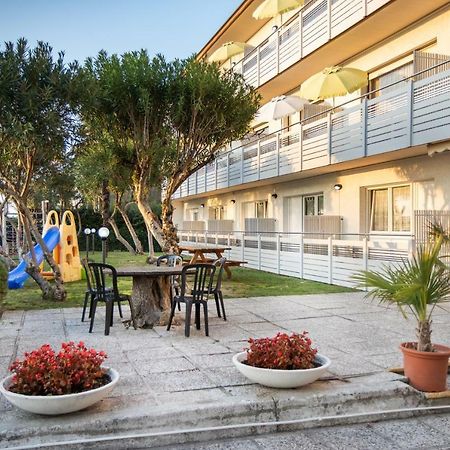 Yachting Residence Lignano Sabbiadoro Exterior foto