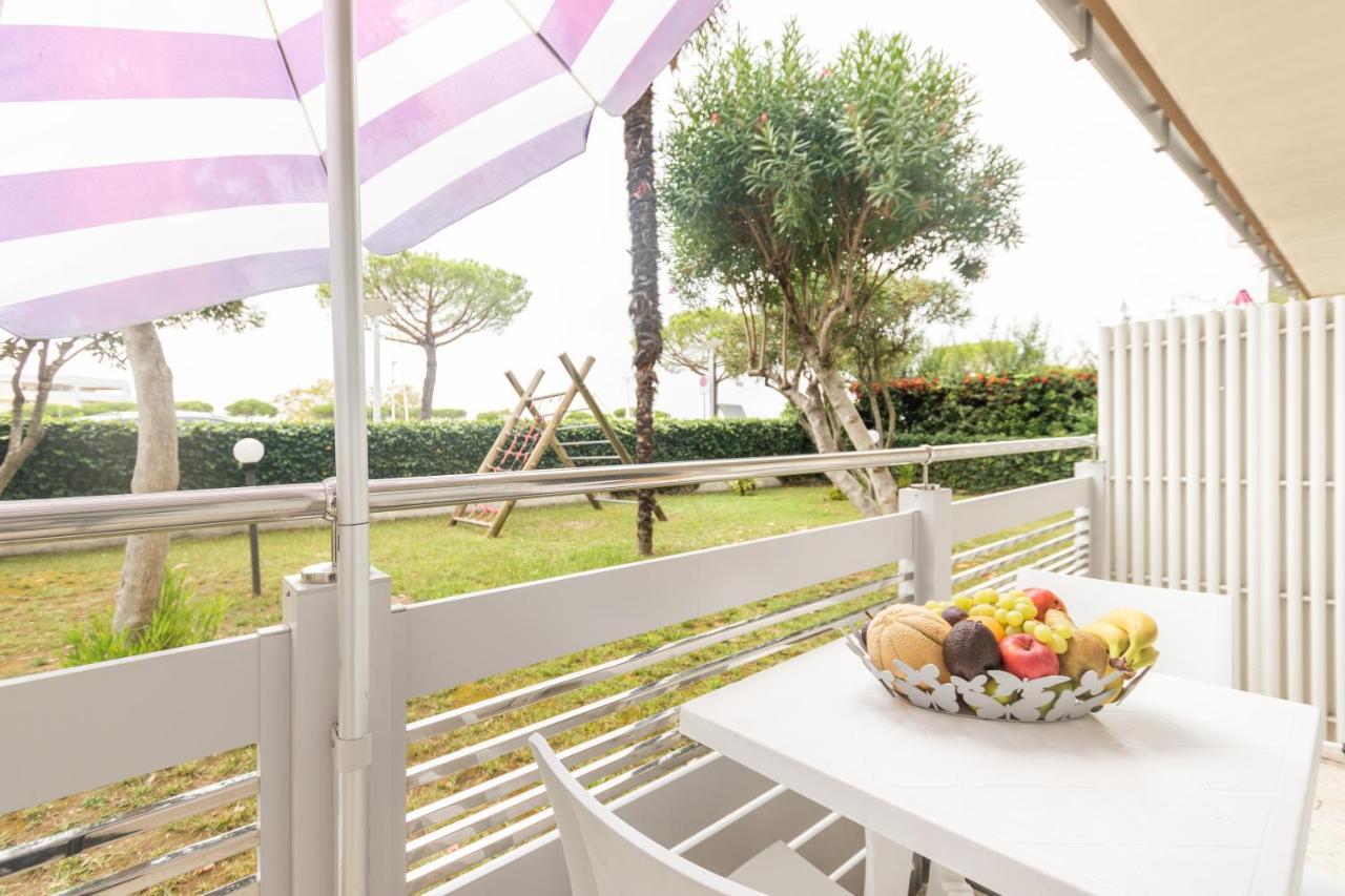 Yachting Residence Lignano Sabbiadoro Exterior foto